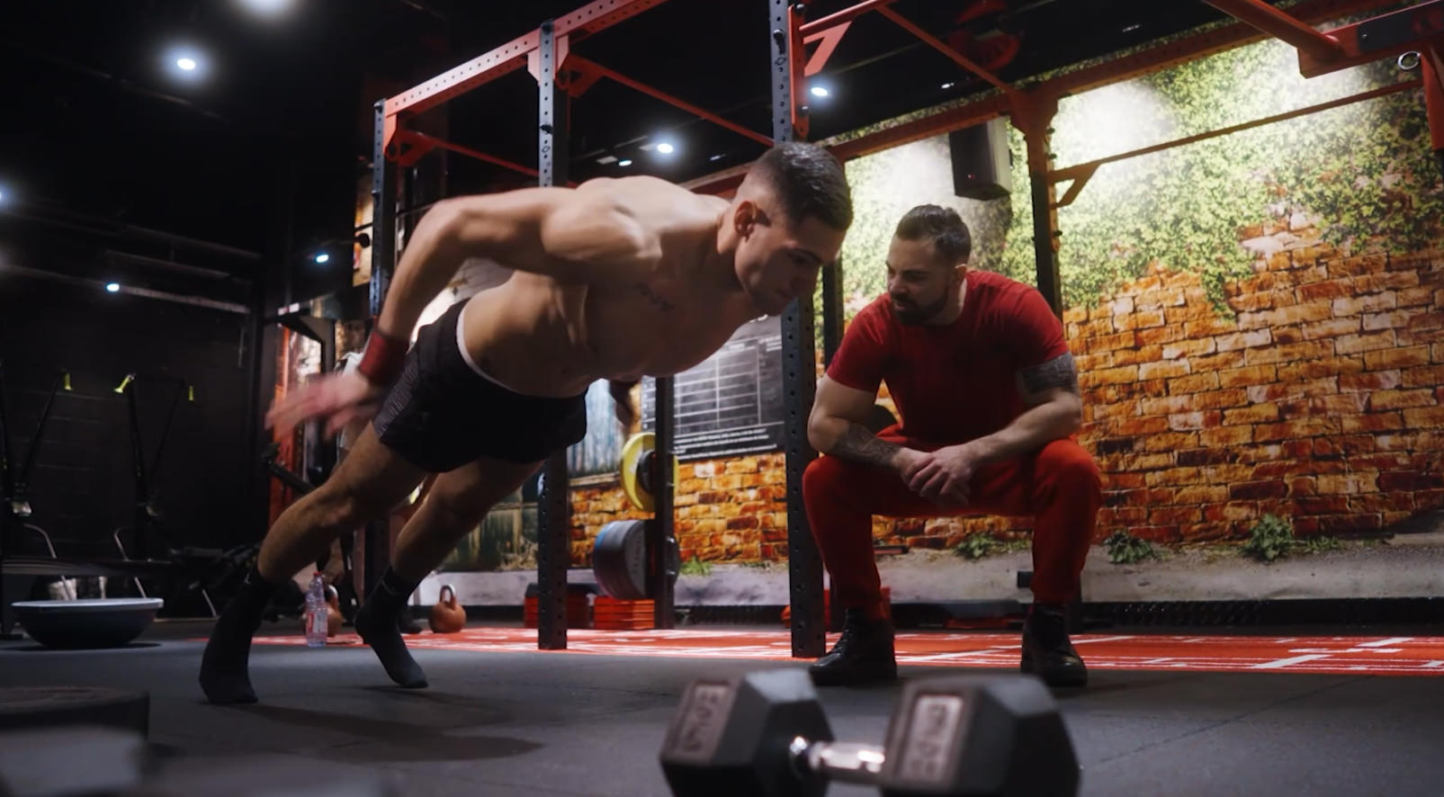 Coaching privé chez IZZI FIT ACADEMY – séance de musculation encadrée par Alexandre IZZI.